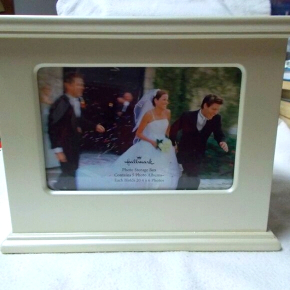 NWOT Hallmark Wedding photo album box in off white - Picture 2 of 9